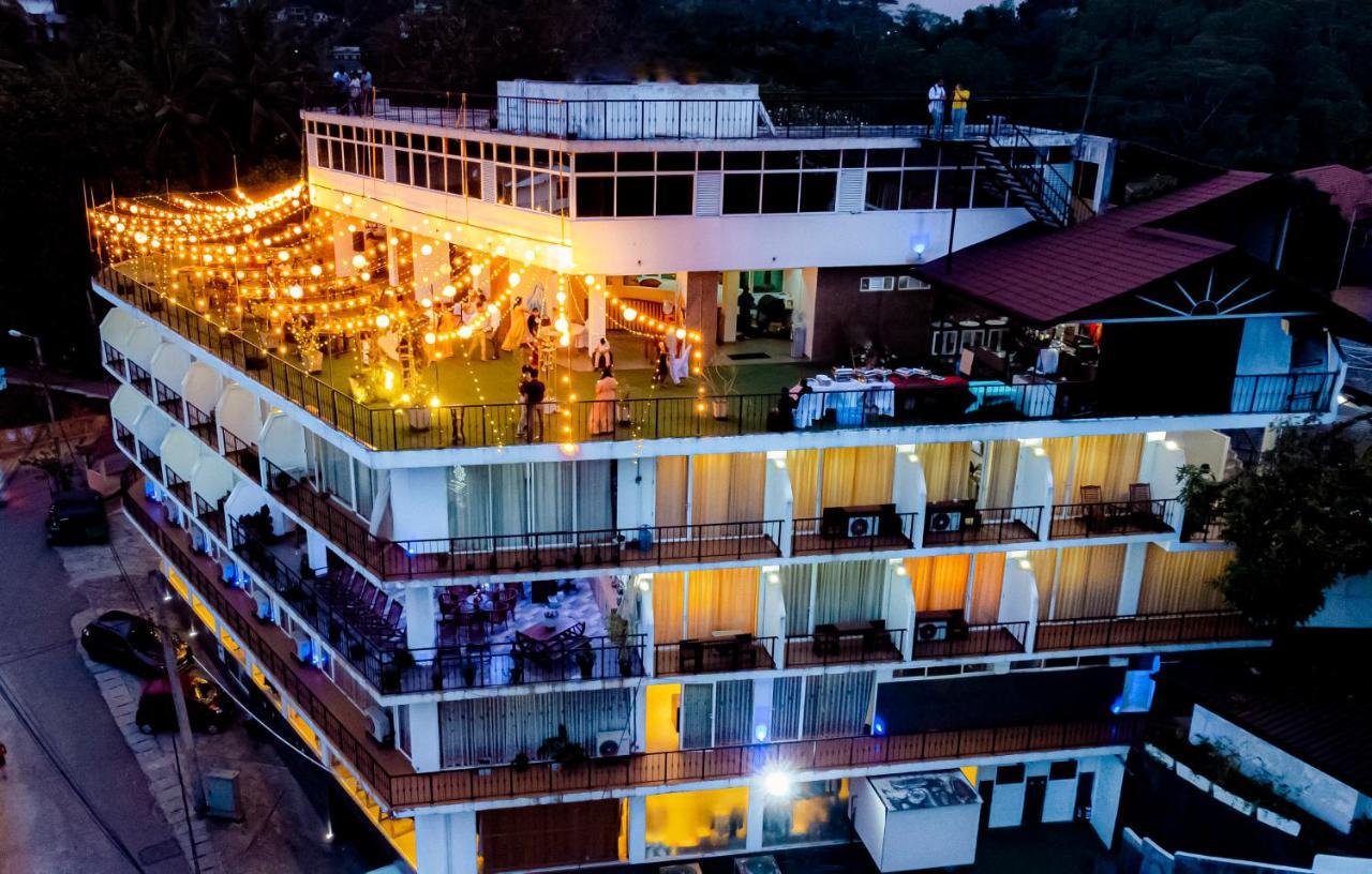 Sky View Grand Hotel Kandy Exterior photo